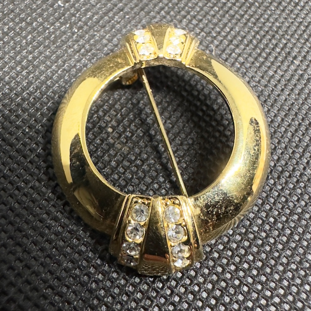 Gold tone brooch pin vintage